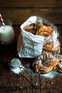 Mini Cinnamon Wreaths