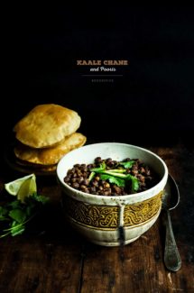 Kaale Chane / Brown Chickpeas with Pooris