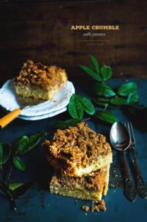 Apple Crumble with Pecans