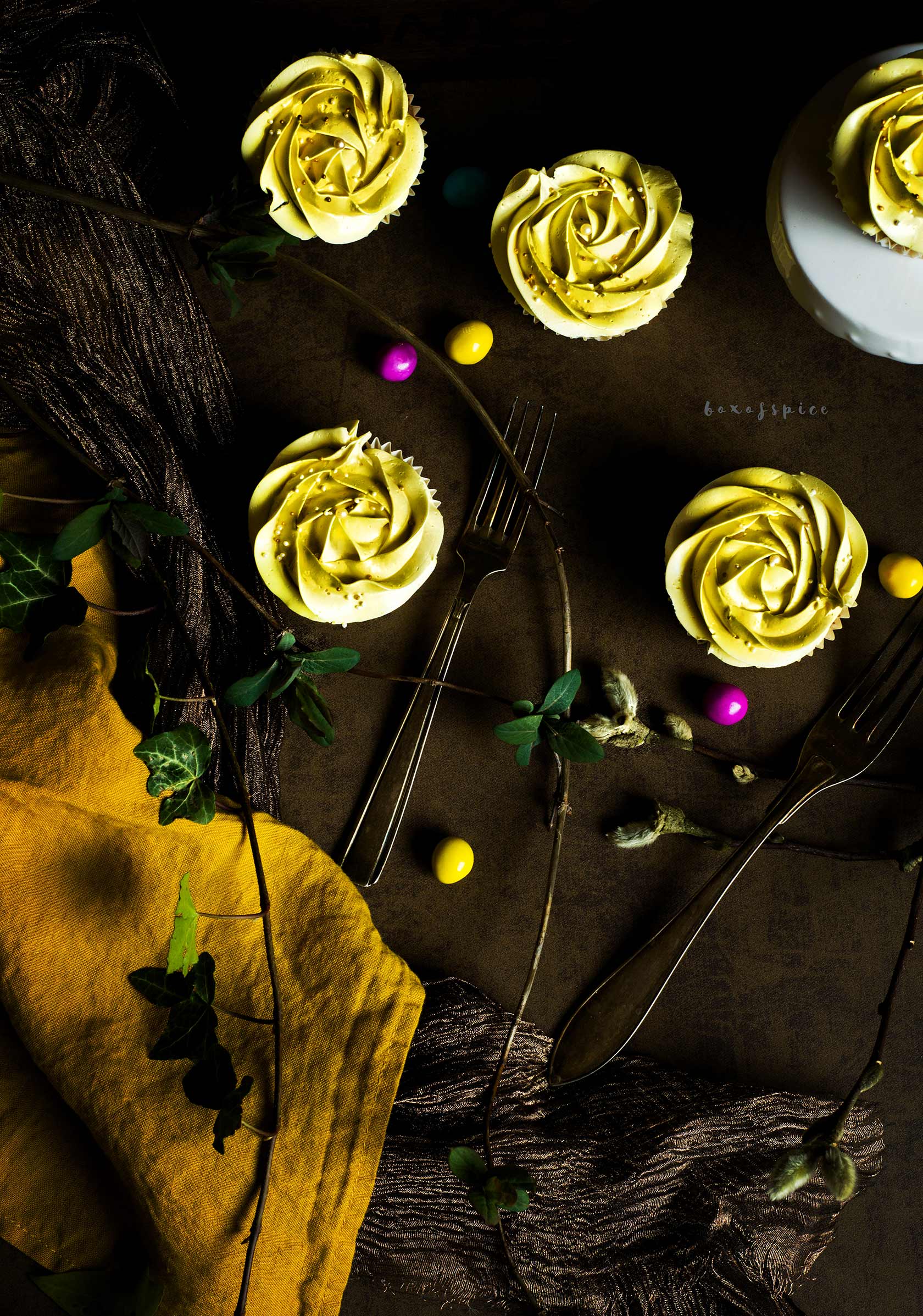 Easter Vanilla Cupcakes I Boxofspice