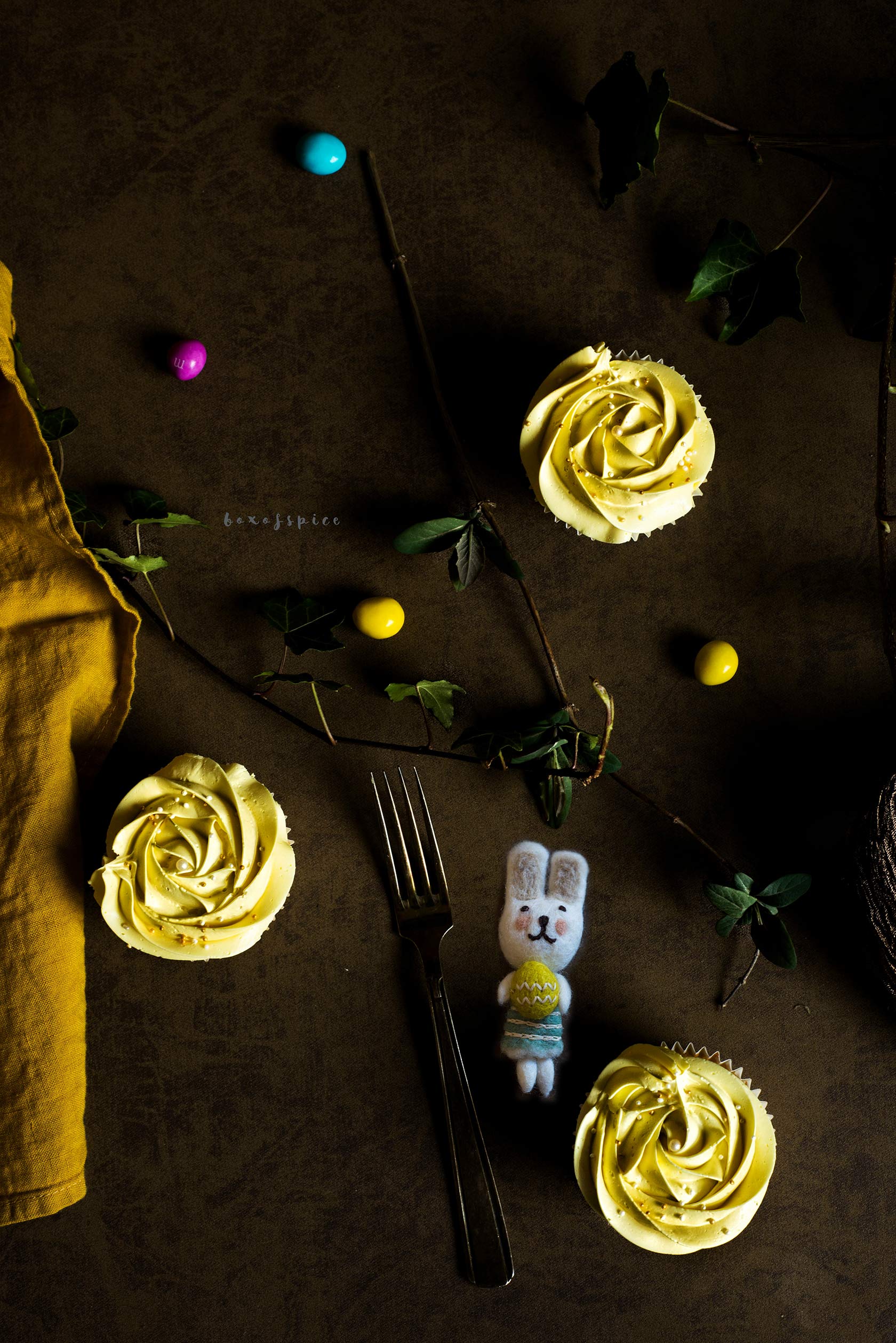 Easter Vanilla Cupcakes I Boxofspice