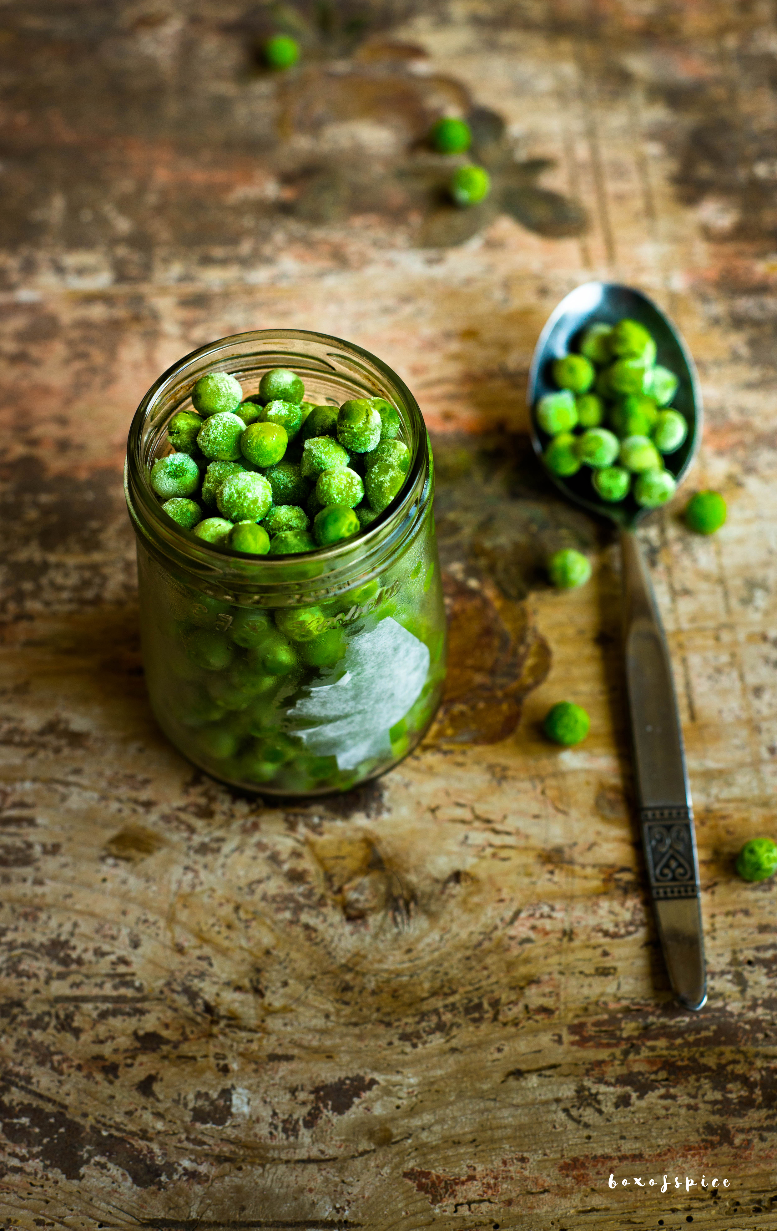 Summer Pea Soup with Turmeric Celeriac Chips I Boxofspice