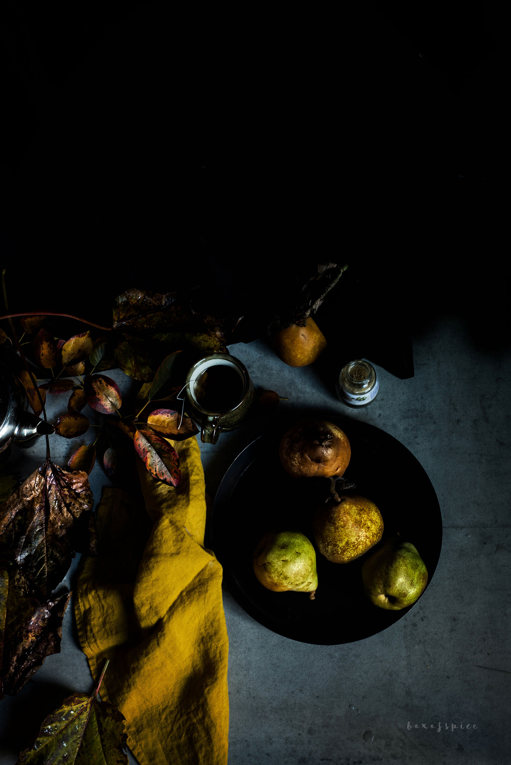 Cardamom Dulce de Leche Pear Tart I Boxofspice