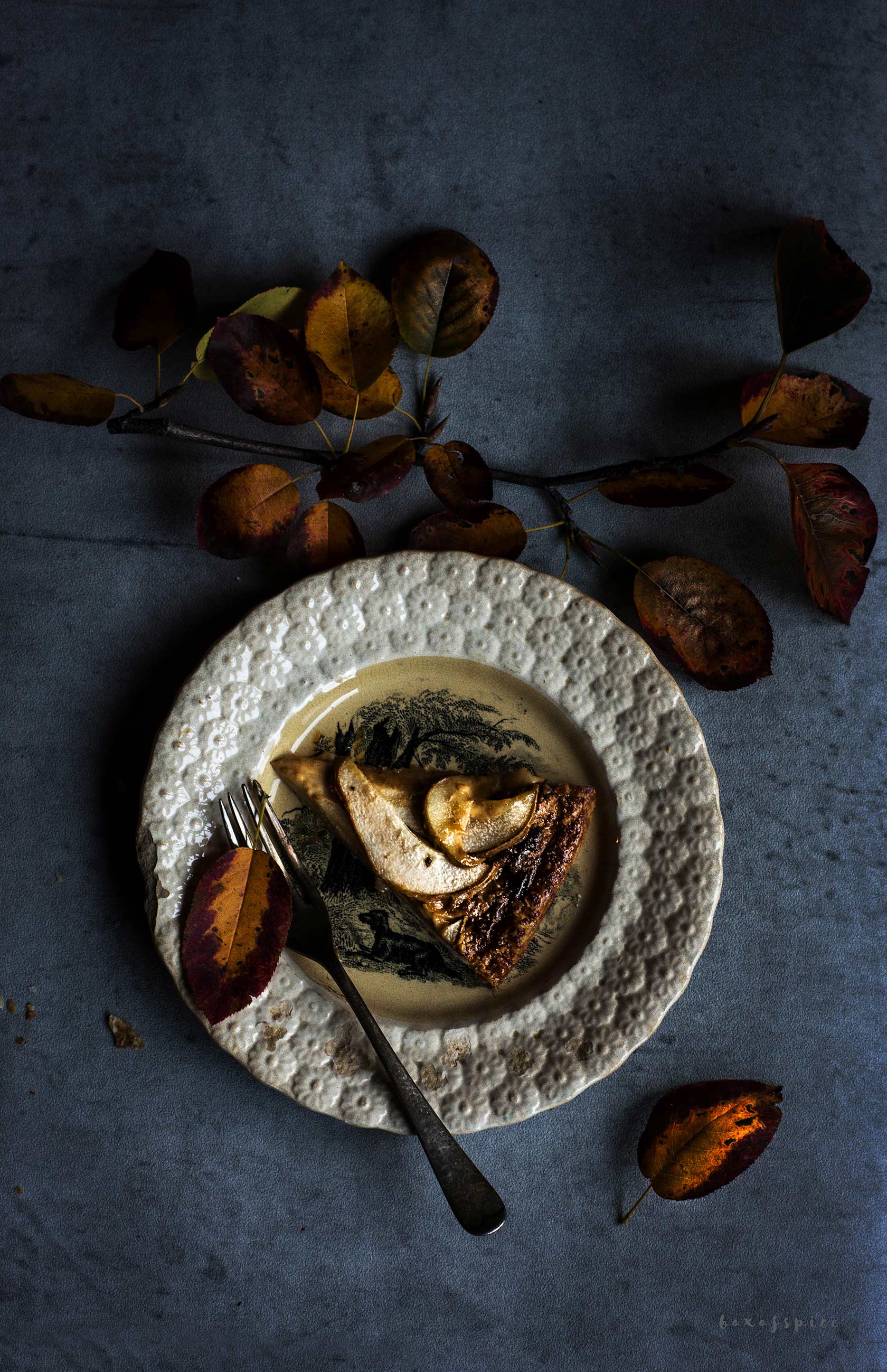 Cardamom Dulce de Leche Pear Tart I Boxofspice